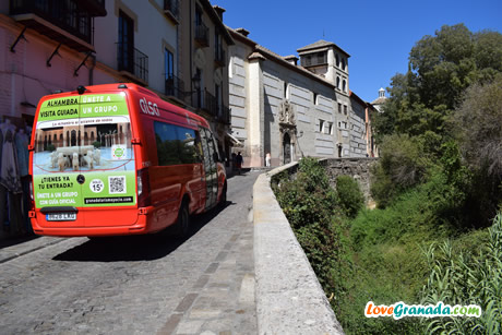 carrera darro street and bus