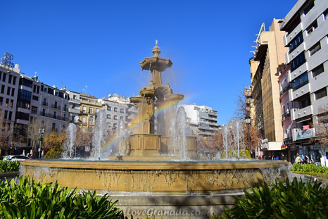 puerta real fountain in granada