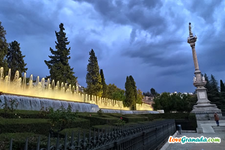 beautiful fountains in triunfo gardens of granada
