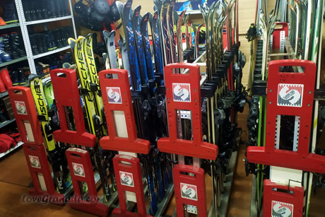 ski equipement in asc rental