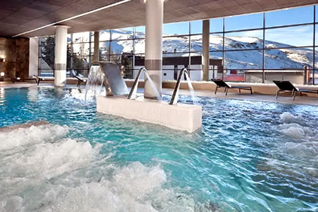 huge pool in hotel melia