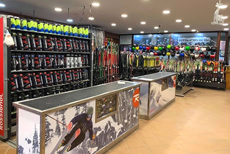 entrance to mulhacen ski rental shop