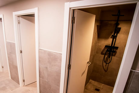 sierra nevada hostel several showers