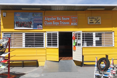 ski and snowboard rental in granada
