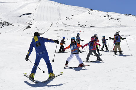 spanish ski school in sierra nevada