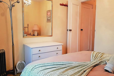 nice clean bedroom in todo sierra