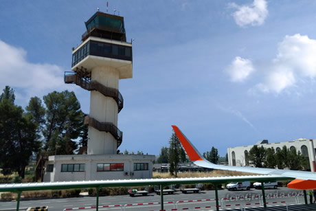 tower controling granada flights