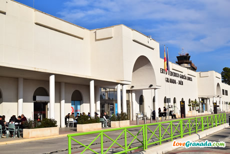 granada aiport entrance to the building