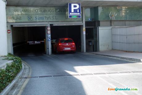 entrance to the parking of severo ochoa