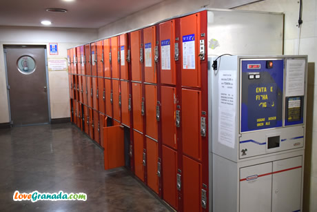 orange lockers at granada bus station