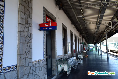 car rental avis in granada train station